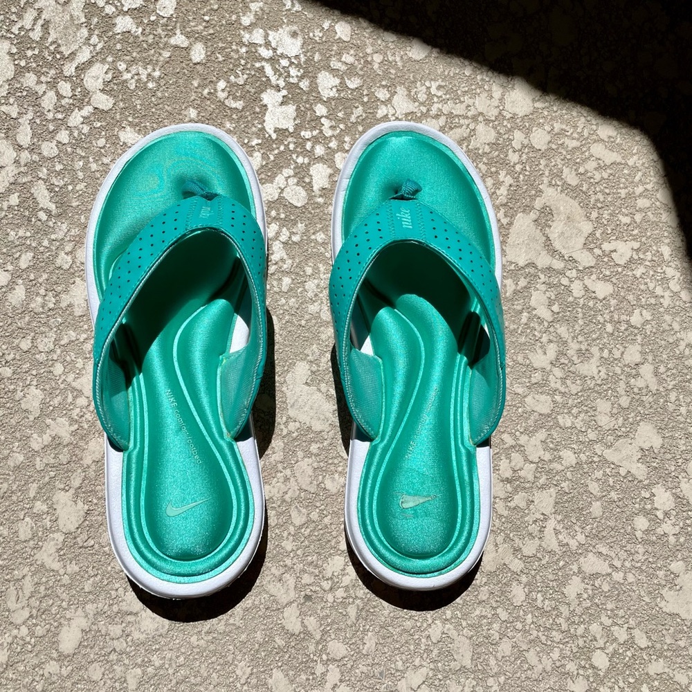 NIKE Slippers - Picture 3 of 4